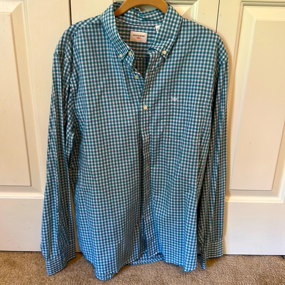 Dockers Dress Shirt. Size L